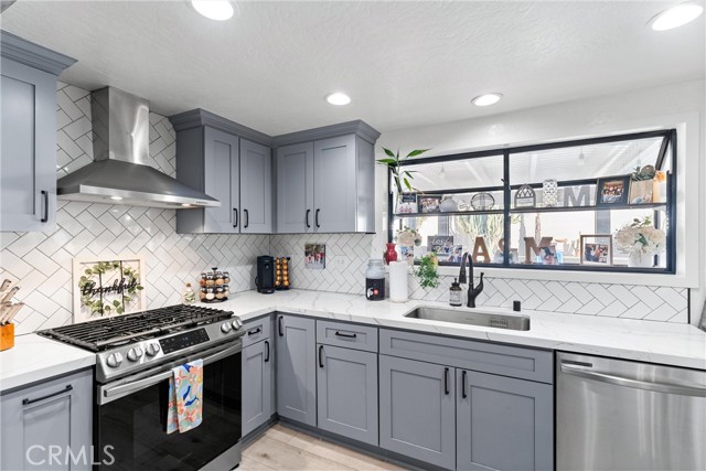 MLS #OC25247569 image #14