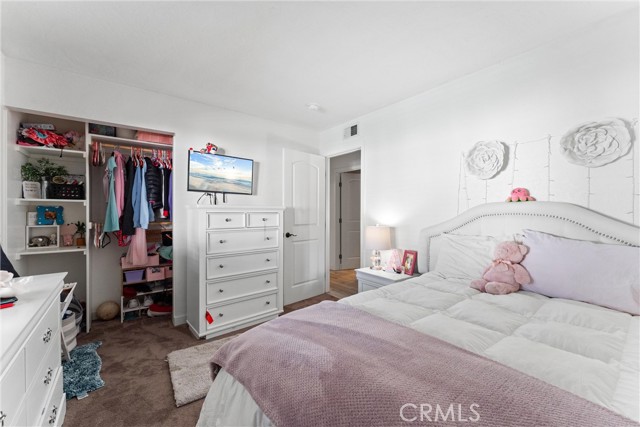 MLS #OC25247569 image #21