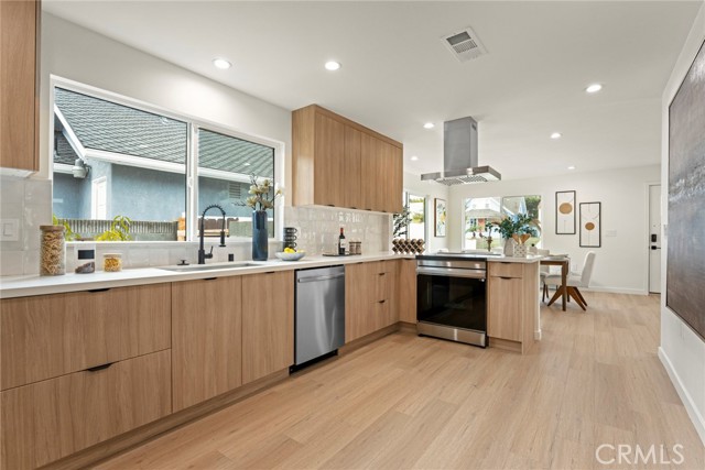MLS #OC25247589 image #10