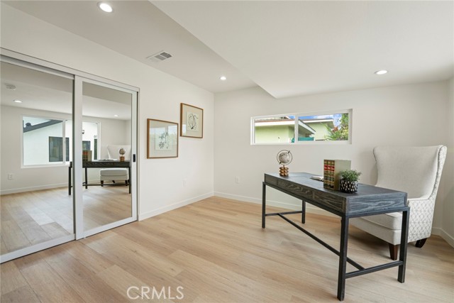 MLS #OC25247589 image #15