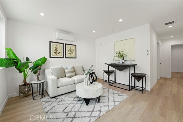 MLS #OC25247589 image #25