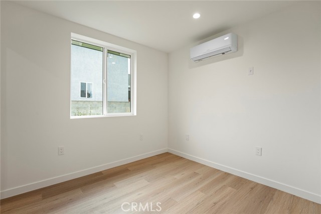 MLS #OC25247589 image #30