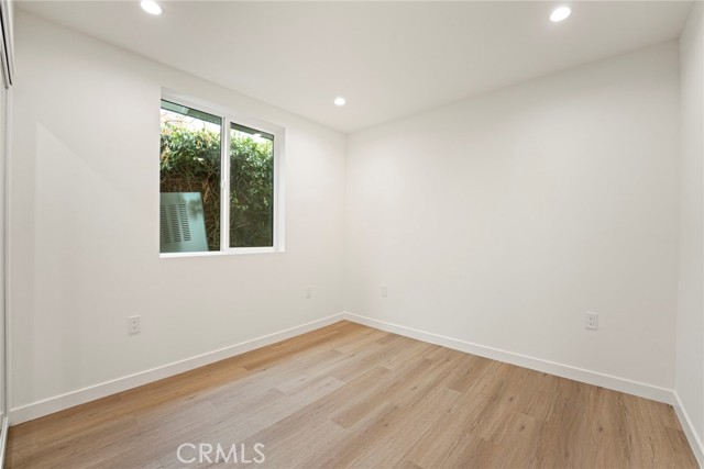MLS #OC25247589 image #32