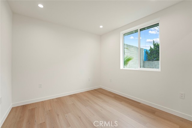 MLS #OC25247589 image #33