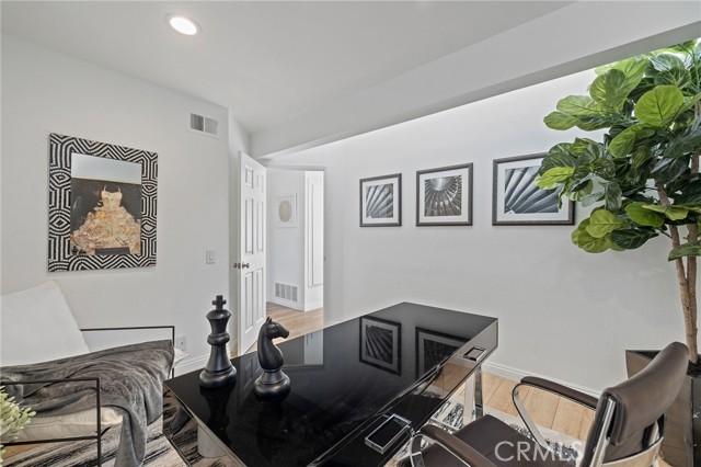 MLS #OC25247631 image #19