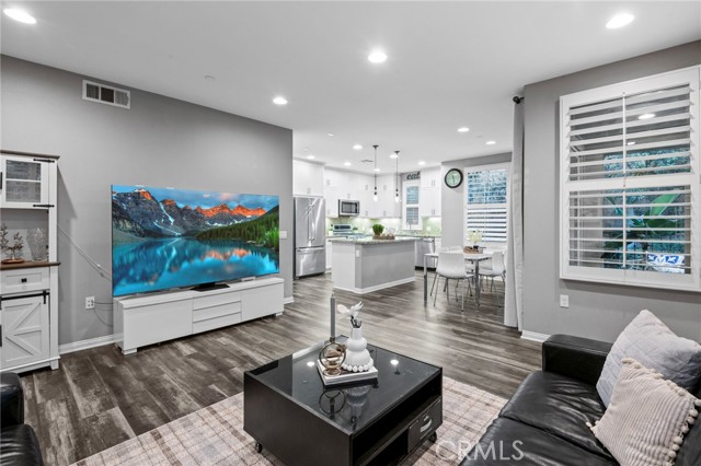 MLS #OC25247648 image #4