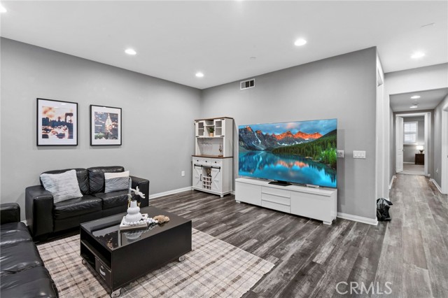 MLS #OC25247648 image #5