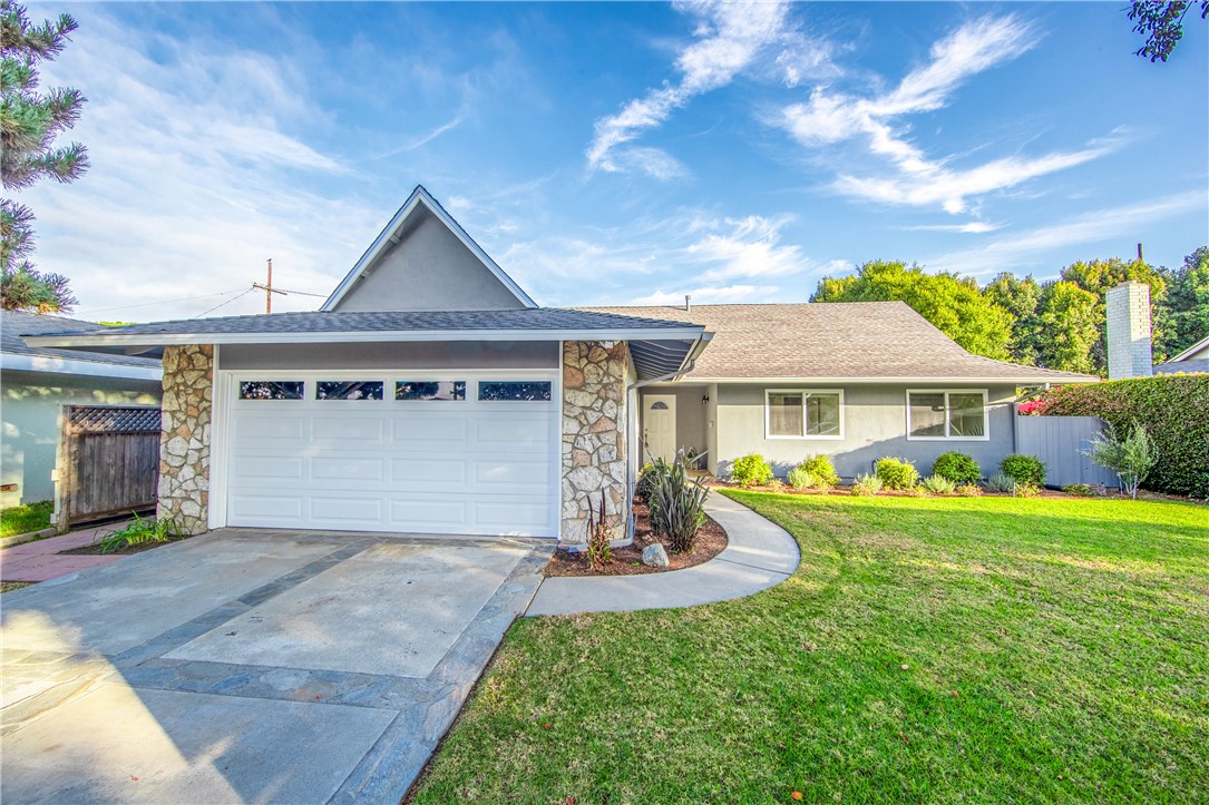 MLS #OC25247656 image #1