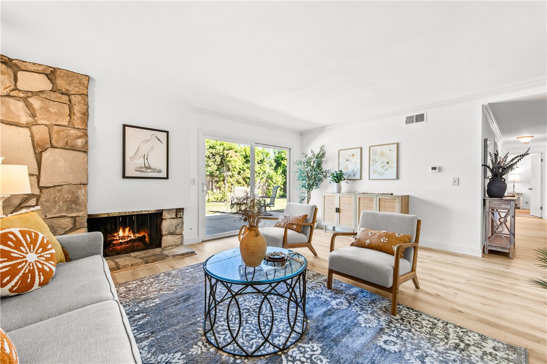 MLS #OC25247656 image #23