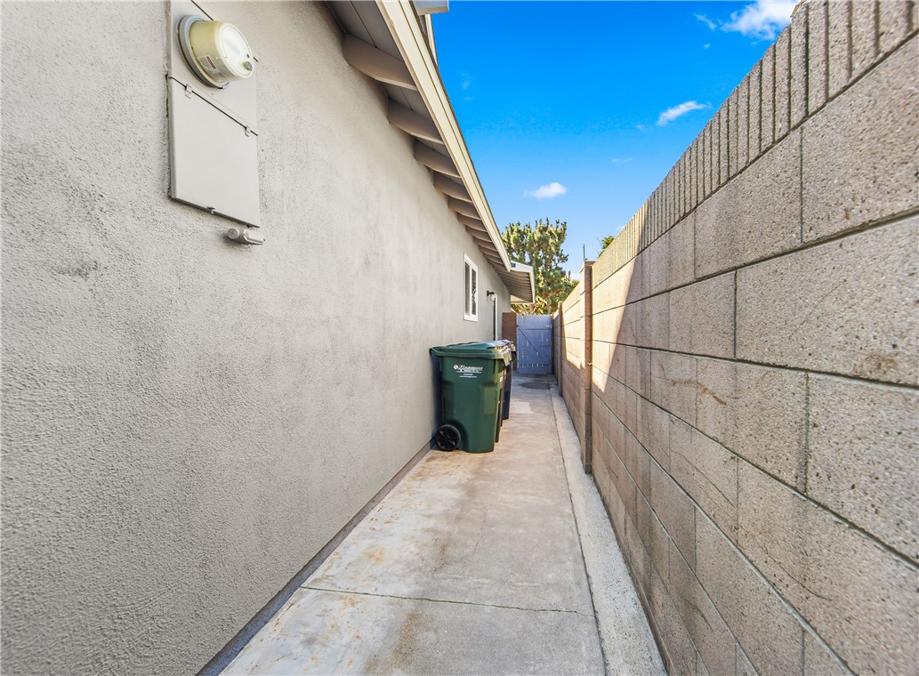 MLS #OC25247656 image #51