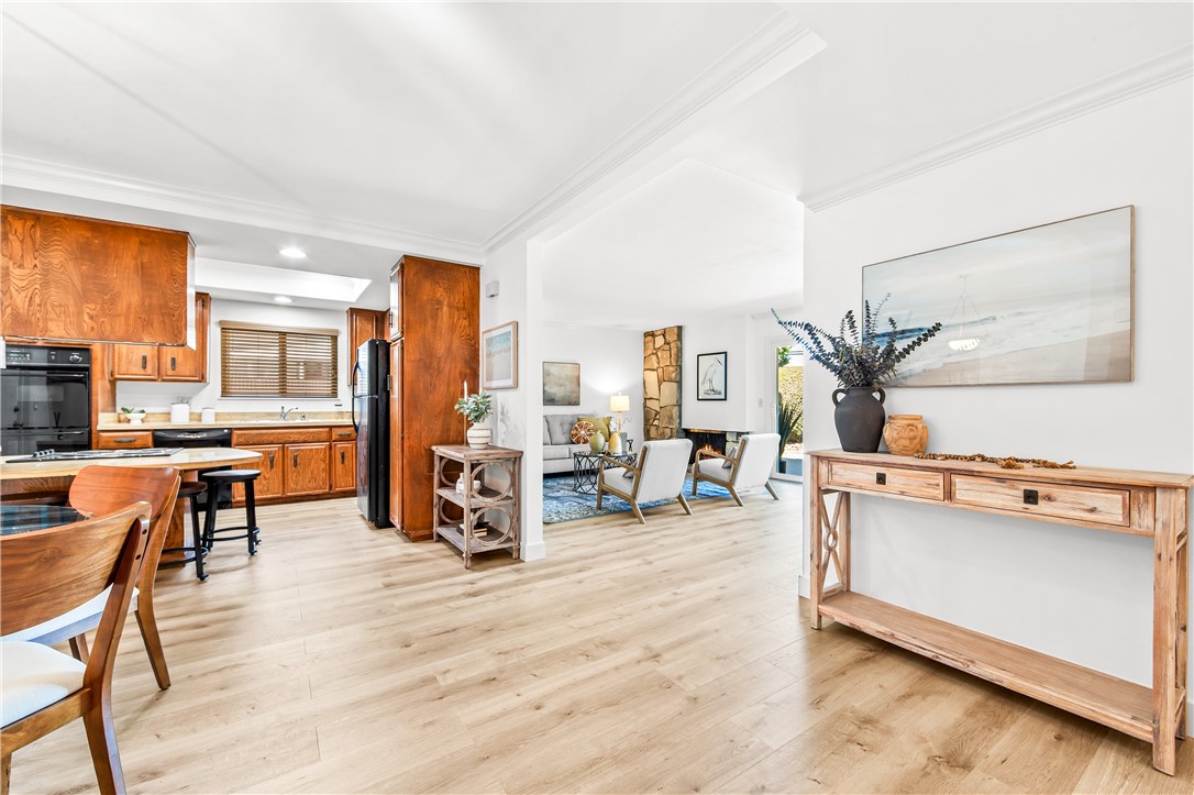 MLS #OC25247656 image #9