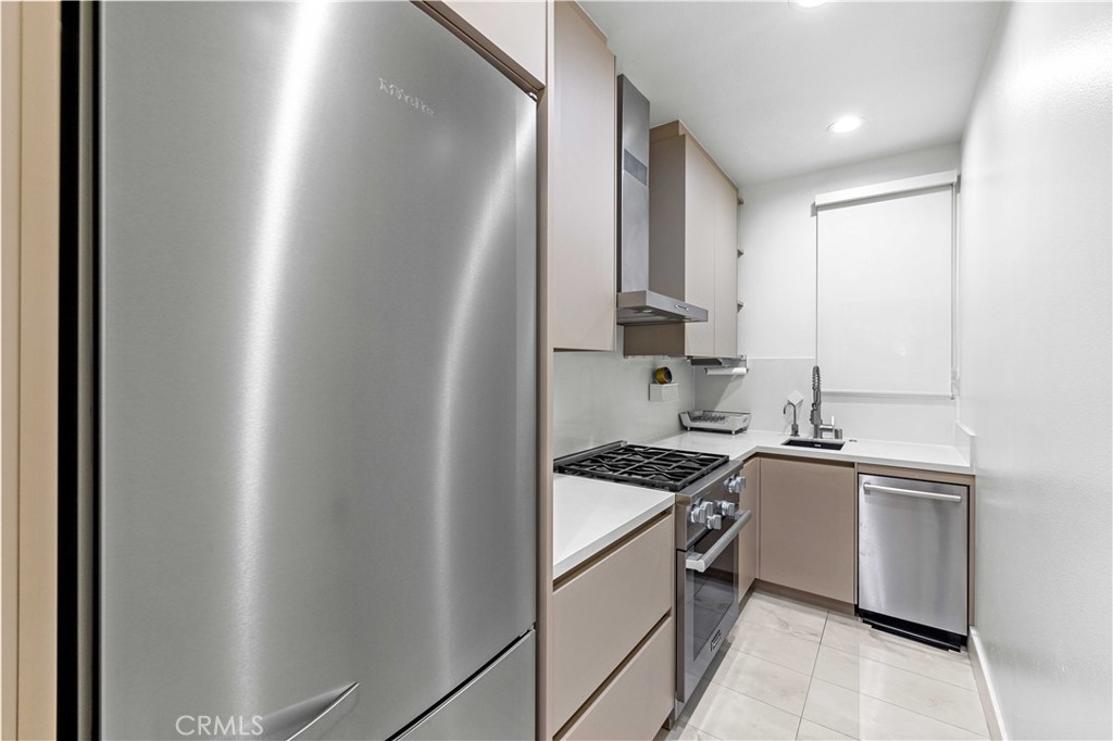 MLS #OC25247715 image #10