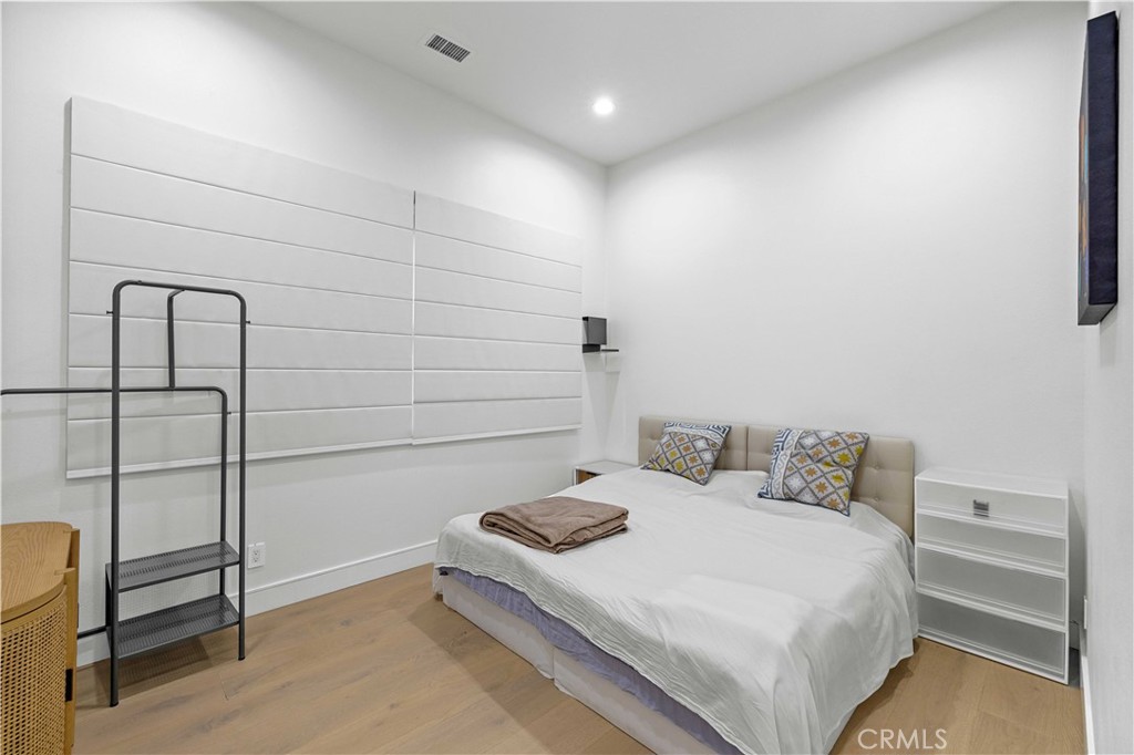 MLS #OC25247715 image #11