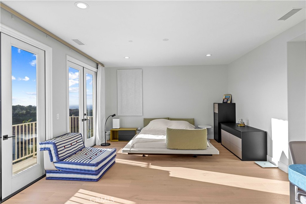 MLS #OC25247715 image #22