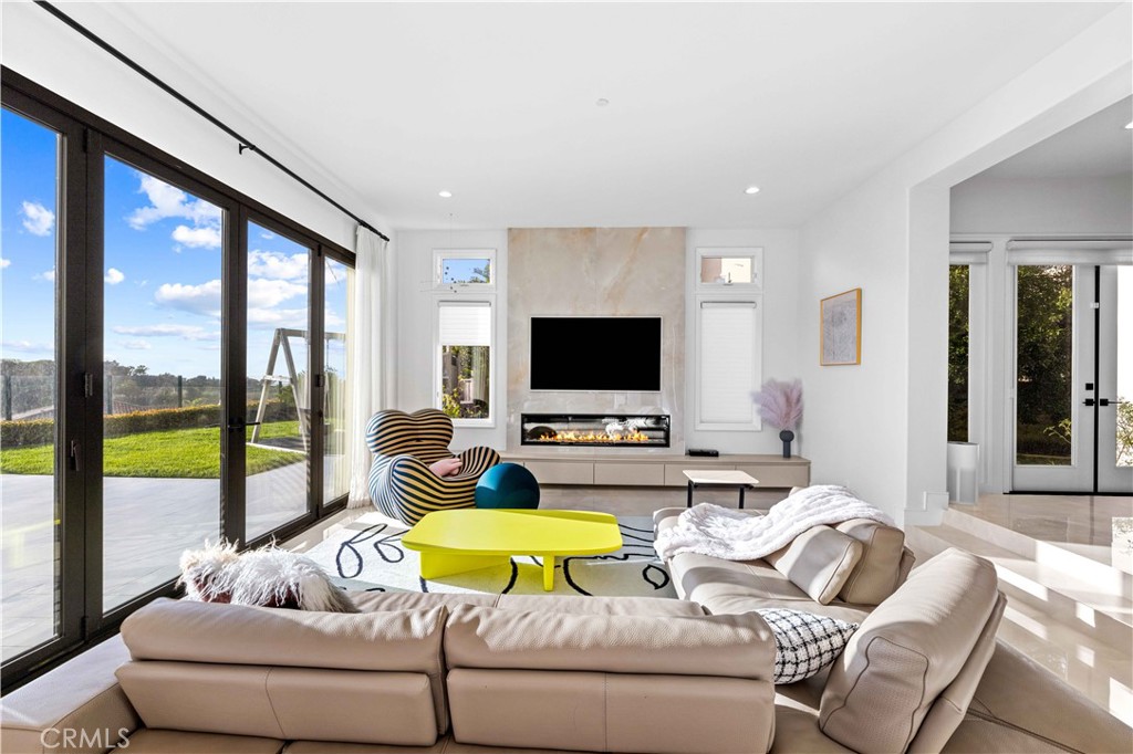 MLS #OC25247715 image #4