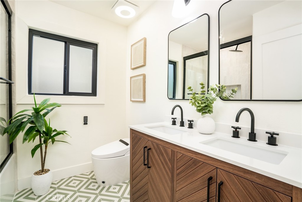 MLS #OC25247852 image #20