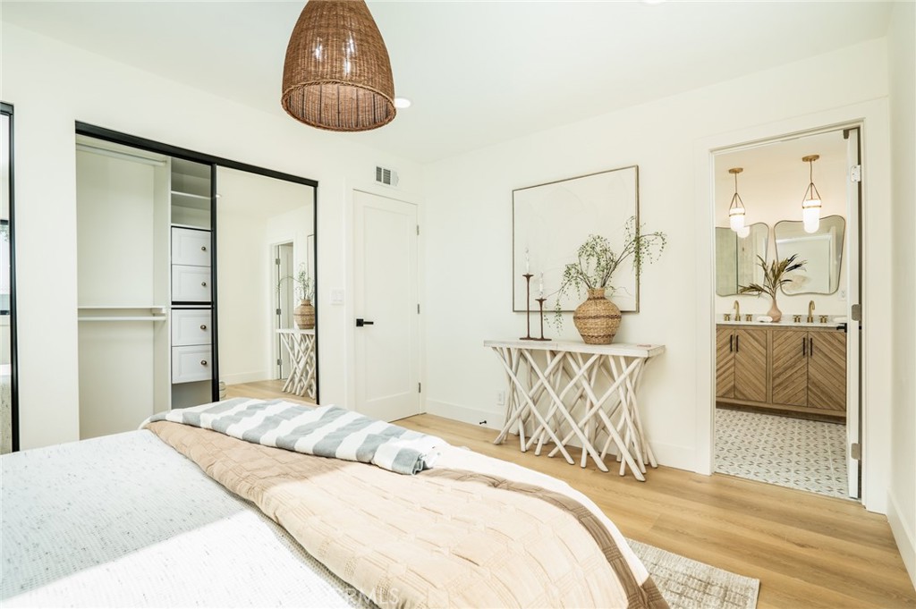 MLS #OC25247852 image #23