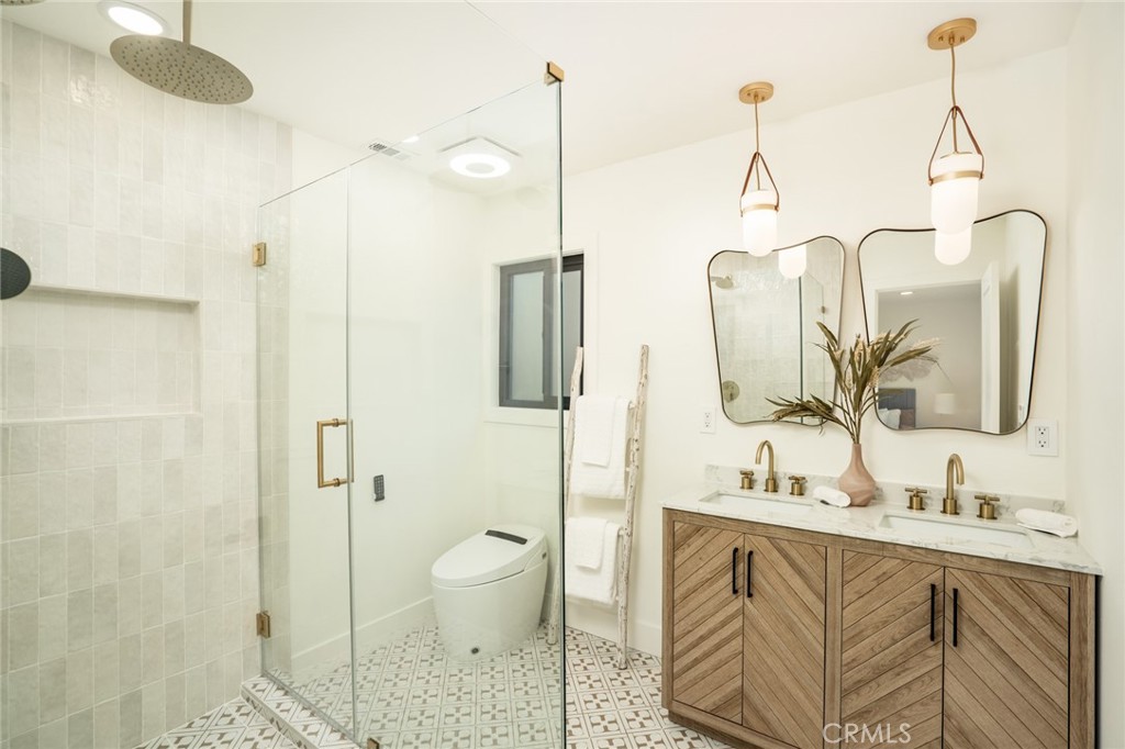 MLS #OC25247852 image #24