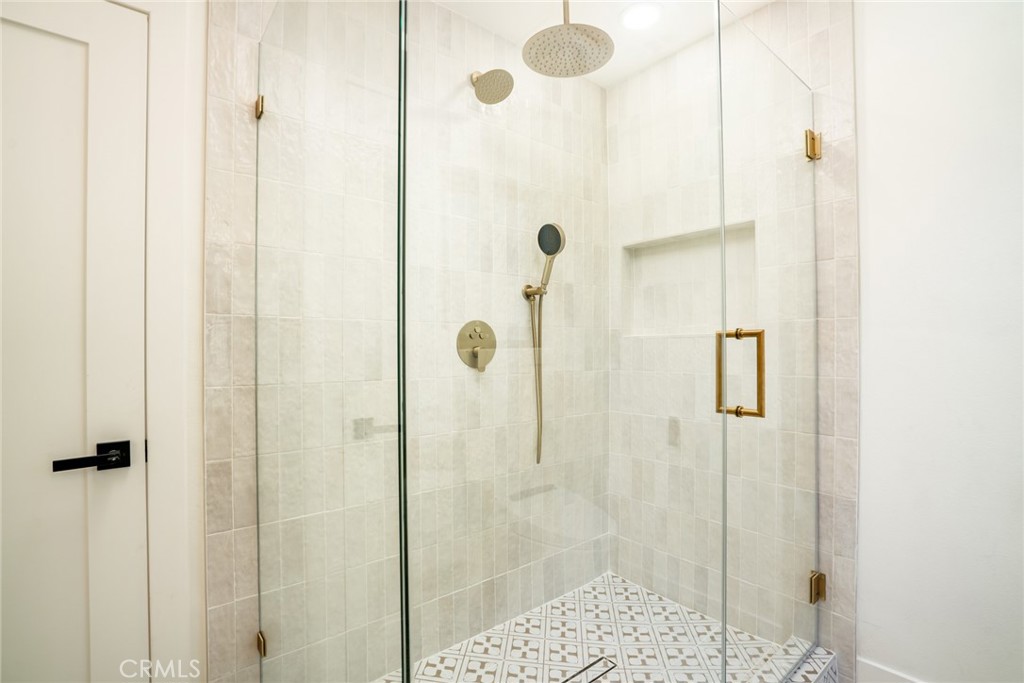 MLS #OC25247852 image #25