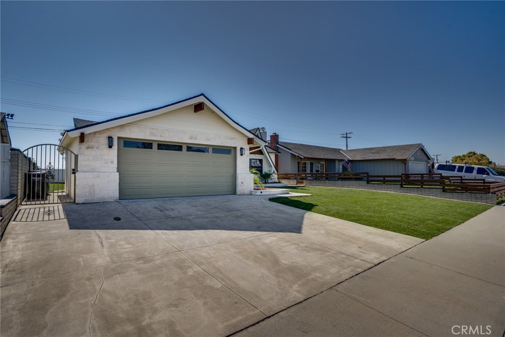 MLS #OC25247852 image #3