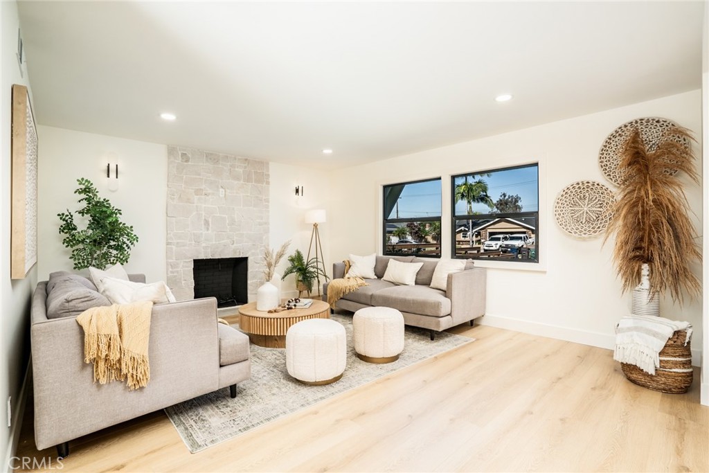 MLS #OC25247852 image #8