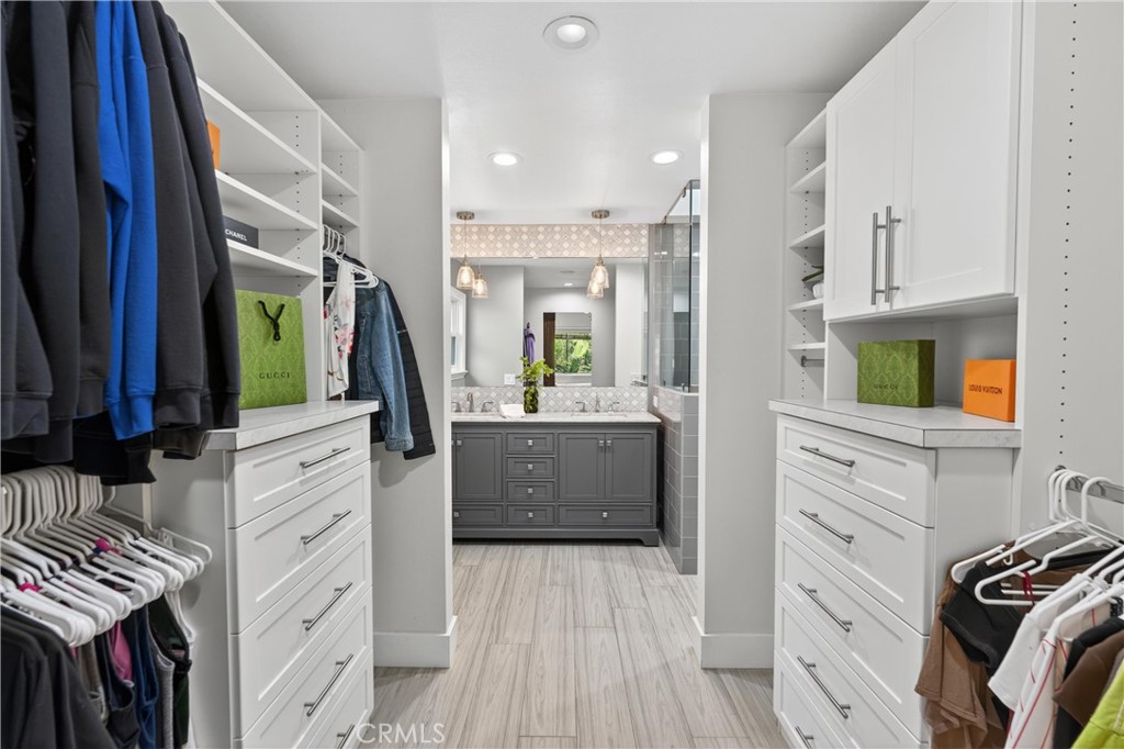 MLS #OC25247884 image #24