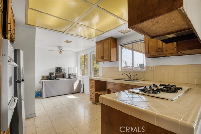 MLS #OC25247890 image #10