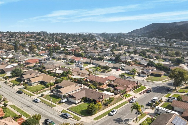 MLS #OC25247890 image #27