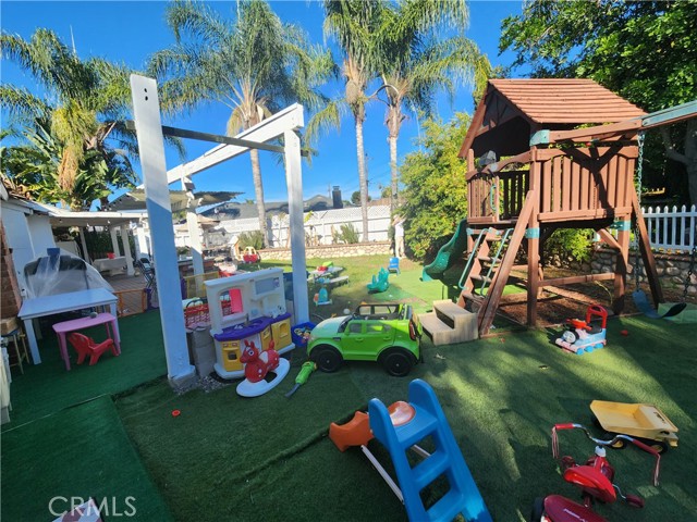 MLS #OC25247917 image #17