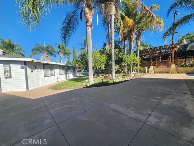 MLS #OC25247917 image #9