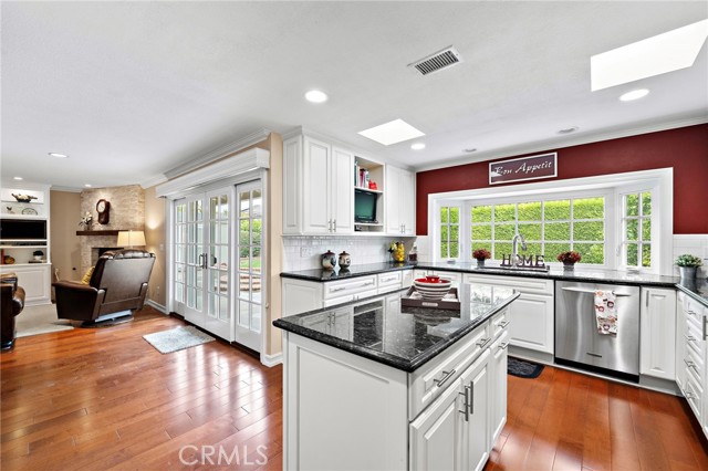 MLS #OC25247920 image #12