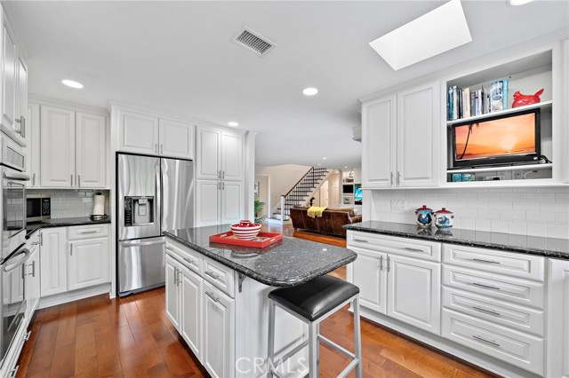 MLS #OC25247920 image #15