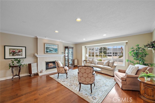 MLS #OC25247920 image #2