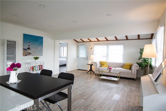 MLS #OC25247984 image #1