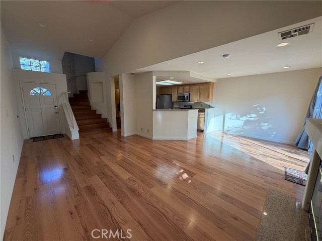 MLS #OC25248049 image #2