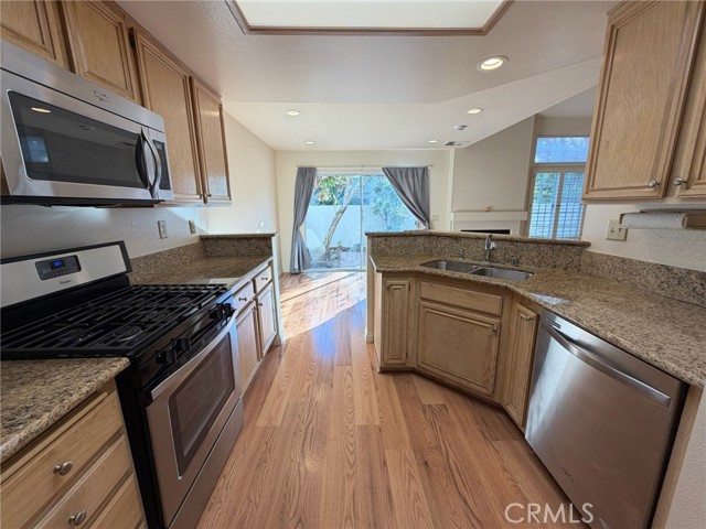 MLS #OC25248049 image #3