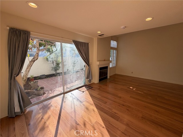 MLS #OC25248049 image #5