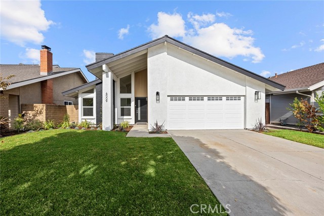 MLS #OC25248125 image #1