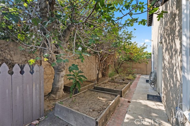 MLS #OC25248163 image #27