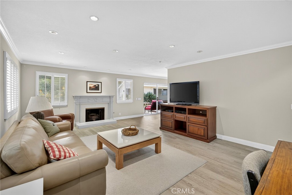 MLS #OC25248178 image #13