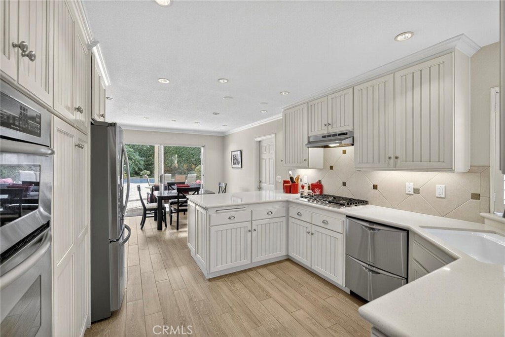 MLS #OC25248178 image #16