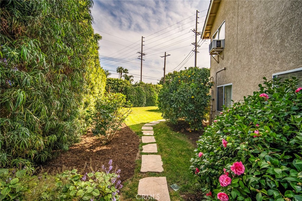 MLS #OC25248178 image #37