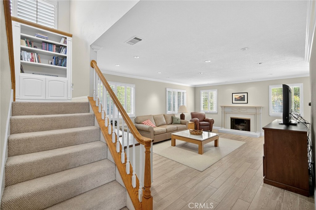 MLS #OC25248178 image #9