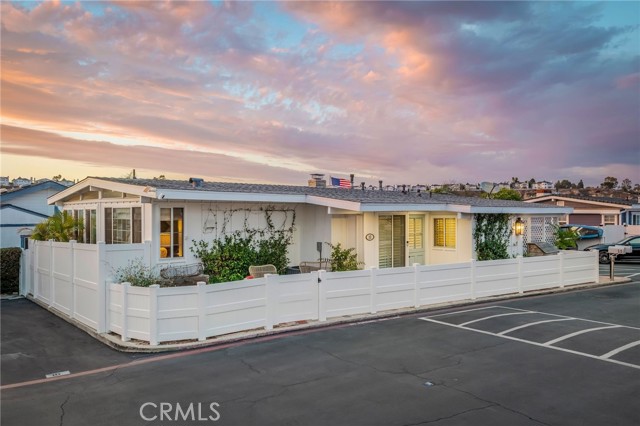 MLS #OC25248190 image #1