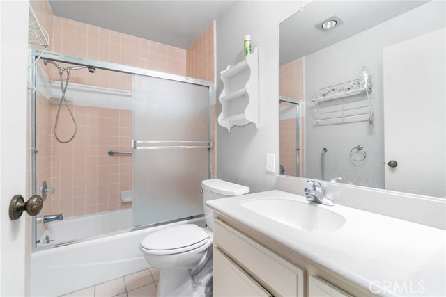 MLS #OC25248203 image #22