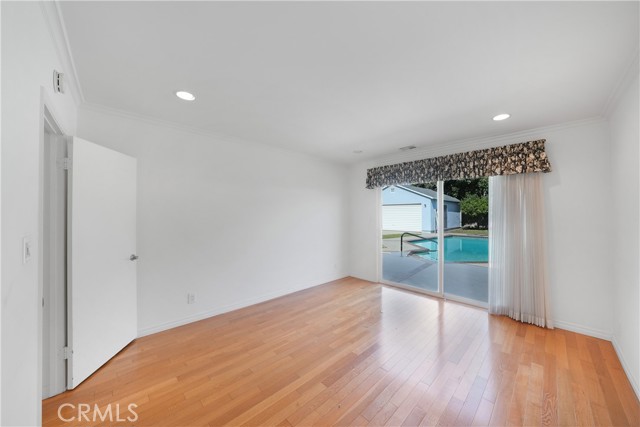 MLS #OC25248330 image #10