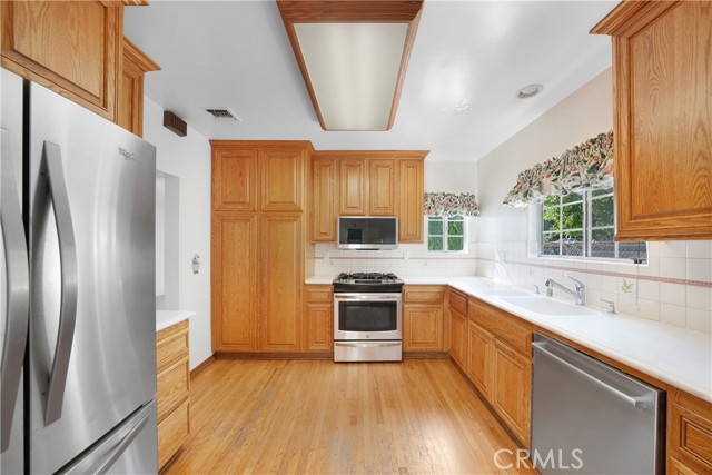 MLS #OC25248330 image #16