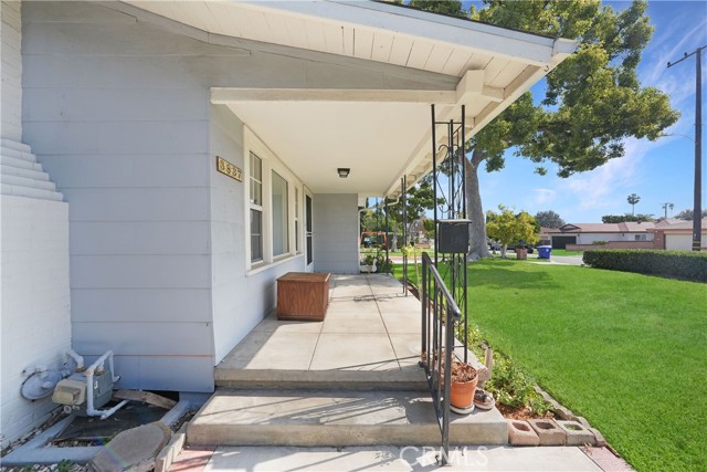 MLS #OC25248330 image #3