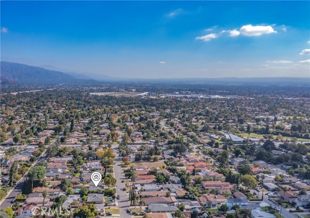 MLS #OC25248330 image #33