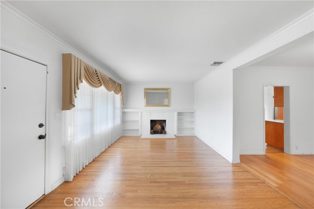 MLS #OC25248330 image #6